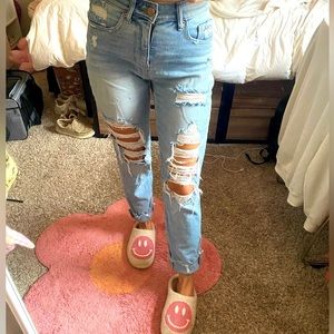 BKE distressed mom jean! Size 23, SUPER stretchy!